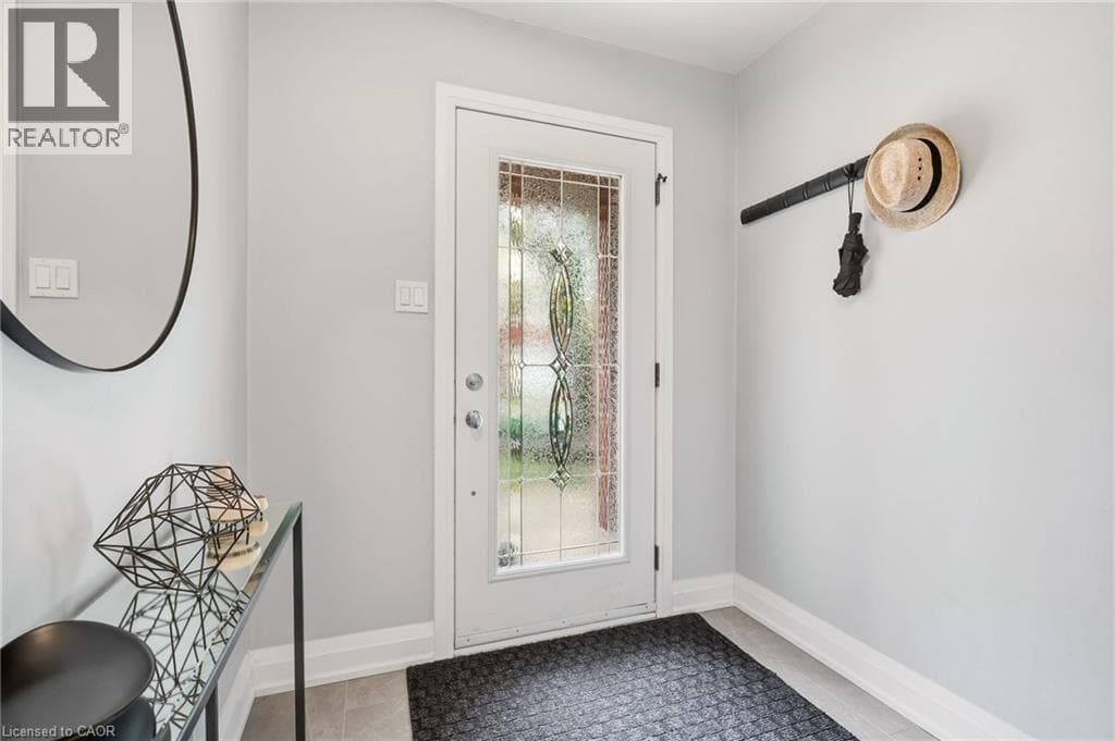 Single Family at 12- 130 LIVINGSTON Avenue, Grimsby, Ontario - Photo 6 - RE/MAX Garden City Realty