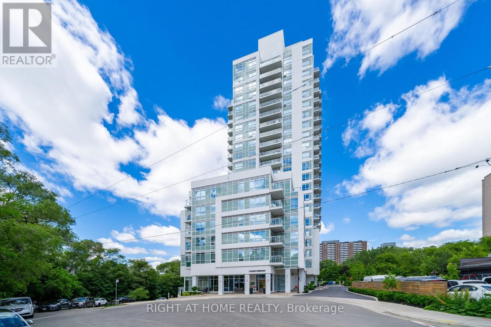 807- 10 Wilby Crescent