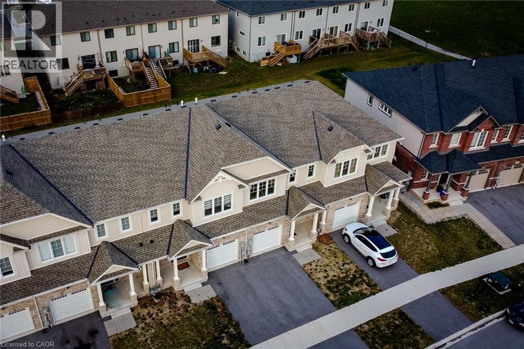 Single Family at 111 ALICIA Crescent, Thorold, Ontario - Photo 4 - RE/MAX Garden City Realty