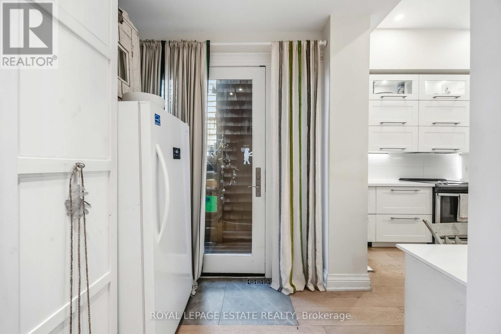 Multi-family at MAIN- 100 Seaton Street, Toronto (Cabbagetown-South St. James Town), Ontario - Photo 9 - RE/MAX Garden City Realty