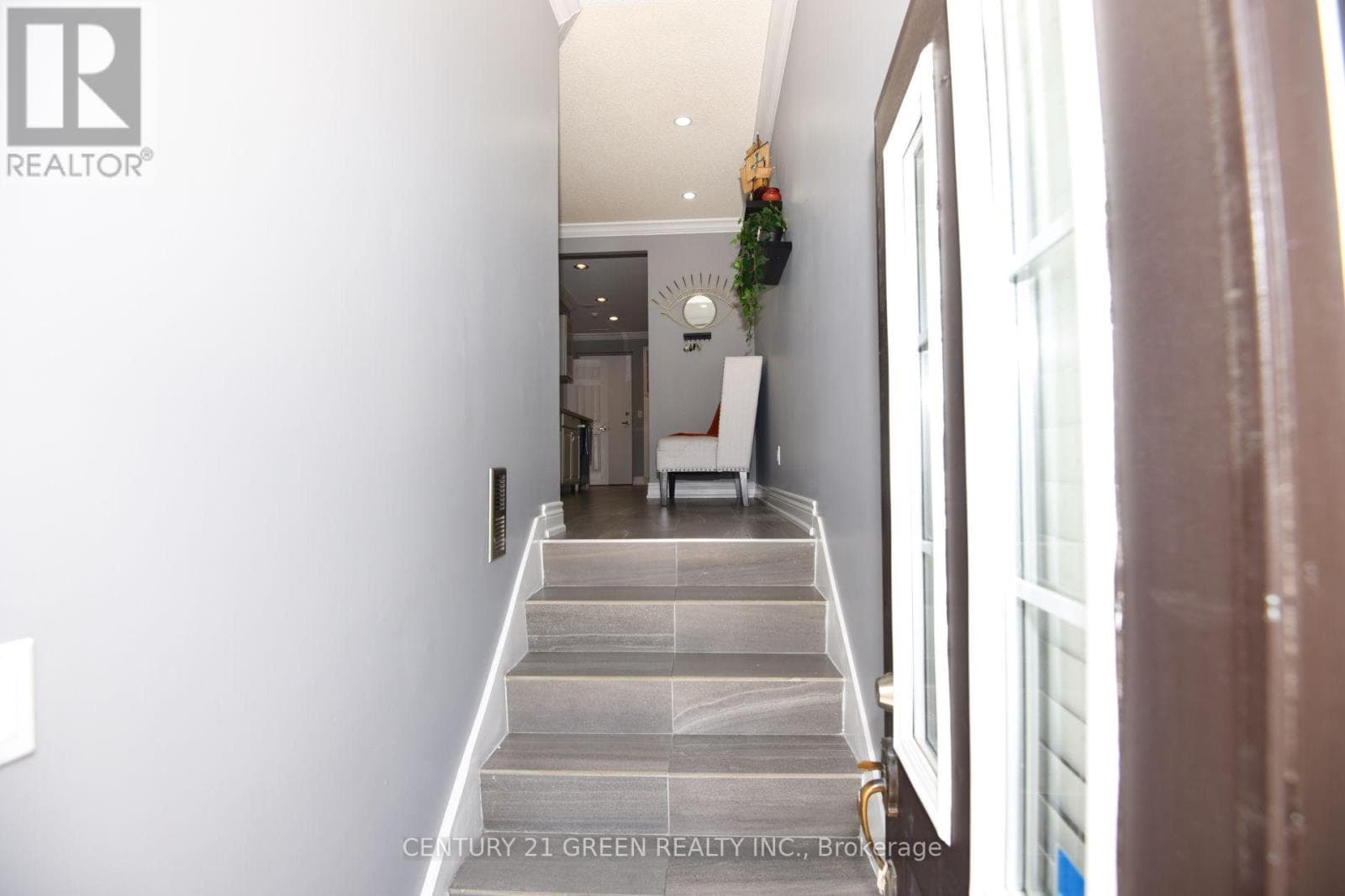 Single Family at 306- 1400 The Esplanade, Pickering (Town Centre), Ontario - Photo 5 - RE/MAX Garden City Realty