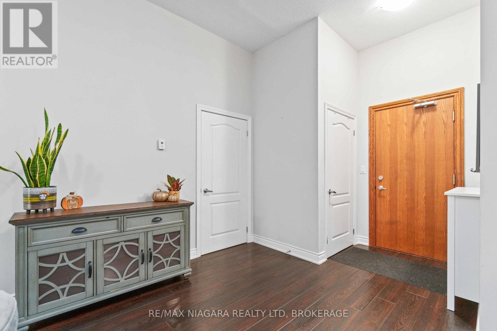 Single Family at 132- 8111 Forest Glen Drive, Niagara Falls (Mt. Carmel), Ontario - Photo 2 - RE/MAX Garden City Realty