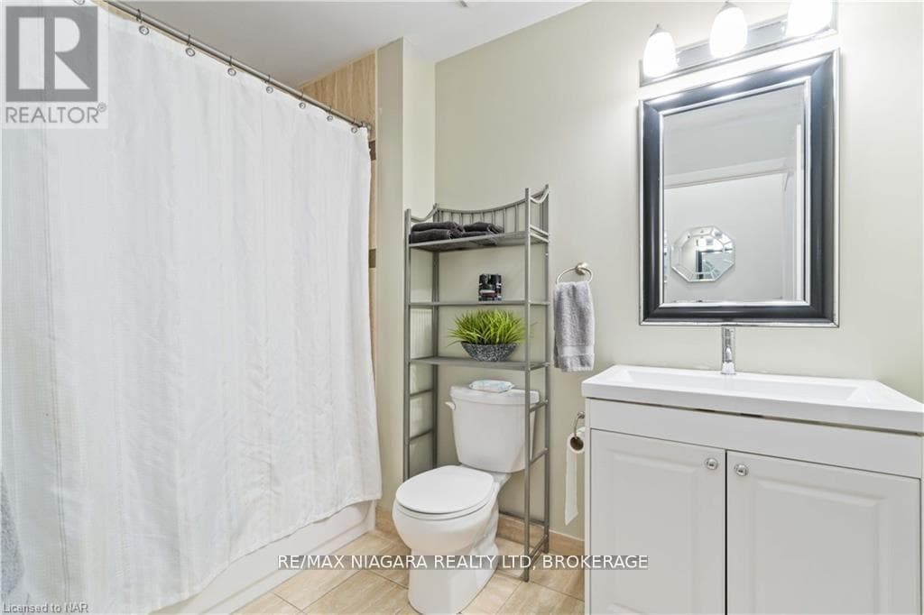 Single Family at 132- 8111 Forest Glen Drive, Niagara Falls (Mt. Carmel), Ontario - Photo 9 - RE/MAX Garden City Realty