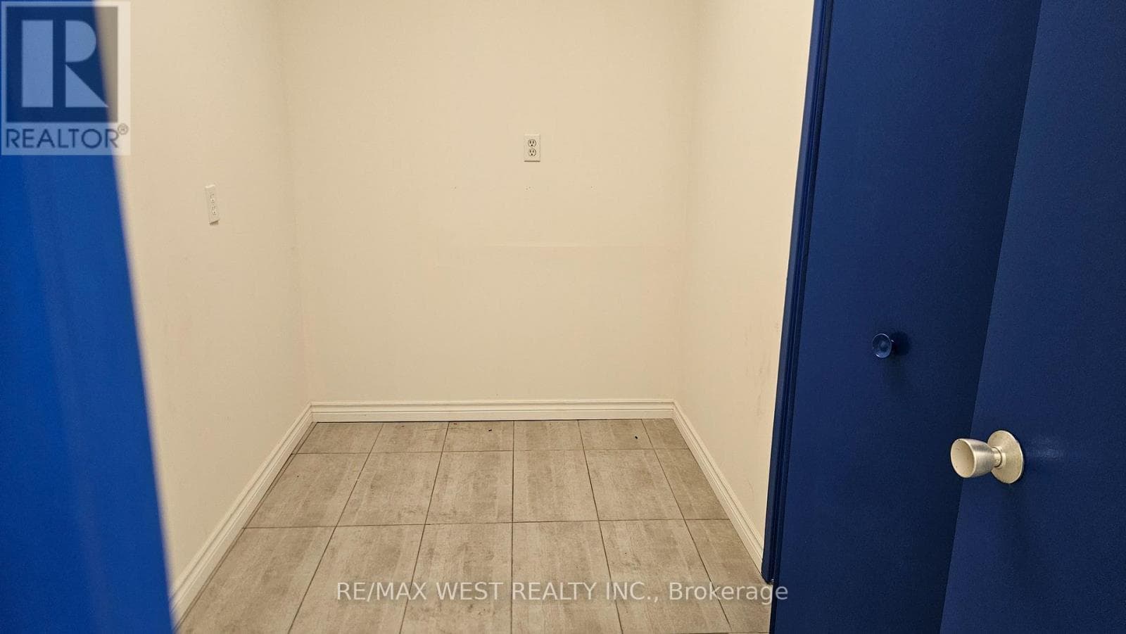 Office at 205- 174 Harwood Avenue, Ajax (South West), Ontario - Photo 2 - RE/MAX Garden City Realty