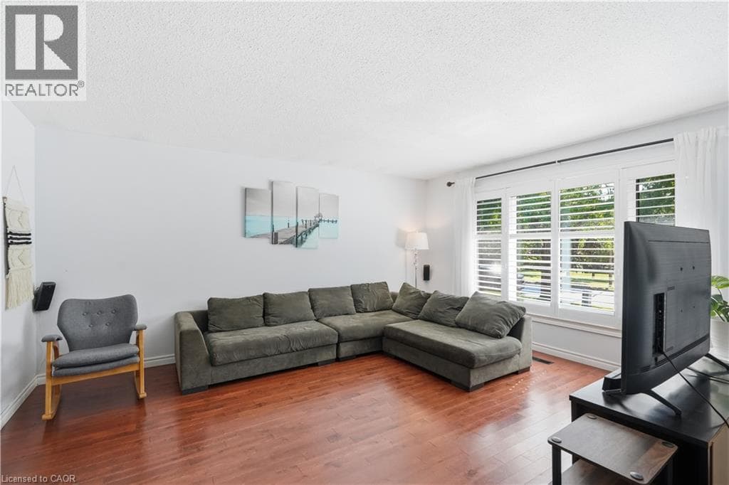 Single Family at 33 DEBORA Drive, Grimsby, Ontario - Photo 6 - RE/MAX Garden City Realty
