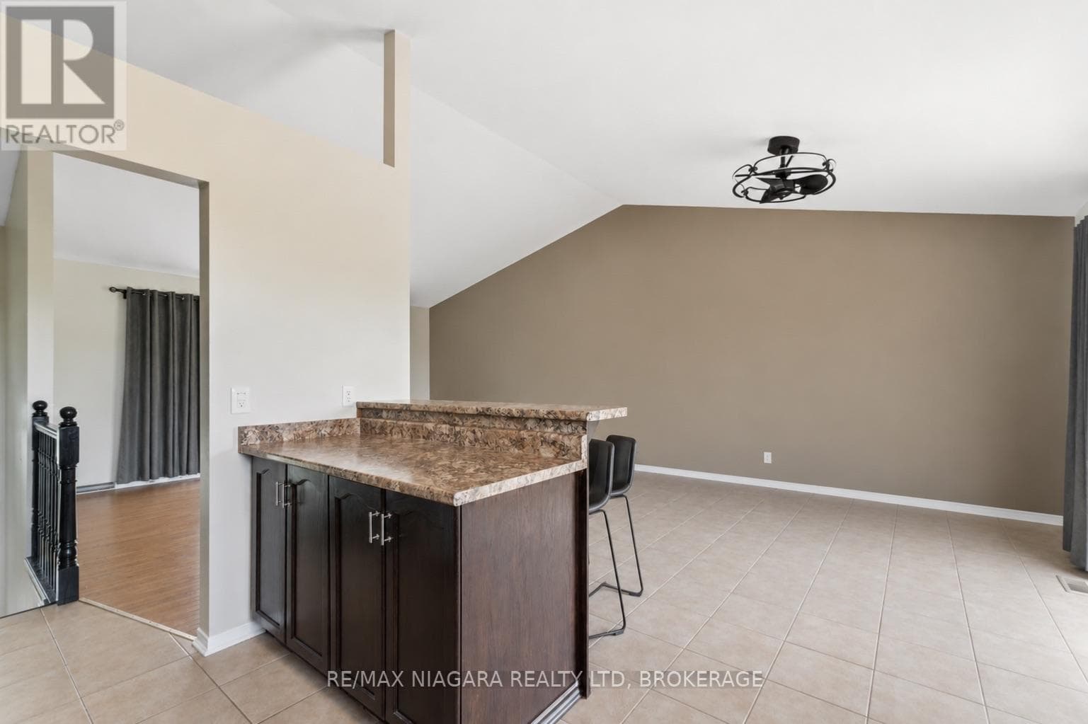 Single Family at 661 Carl Road, Thorold (Port Robinson), Ontario - Photo 8 - RE/MAX Garden City Realty