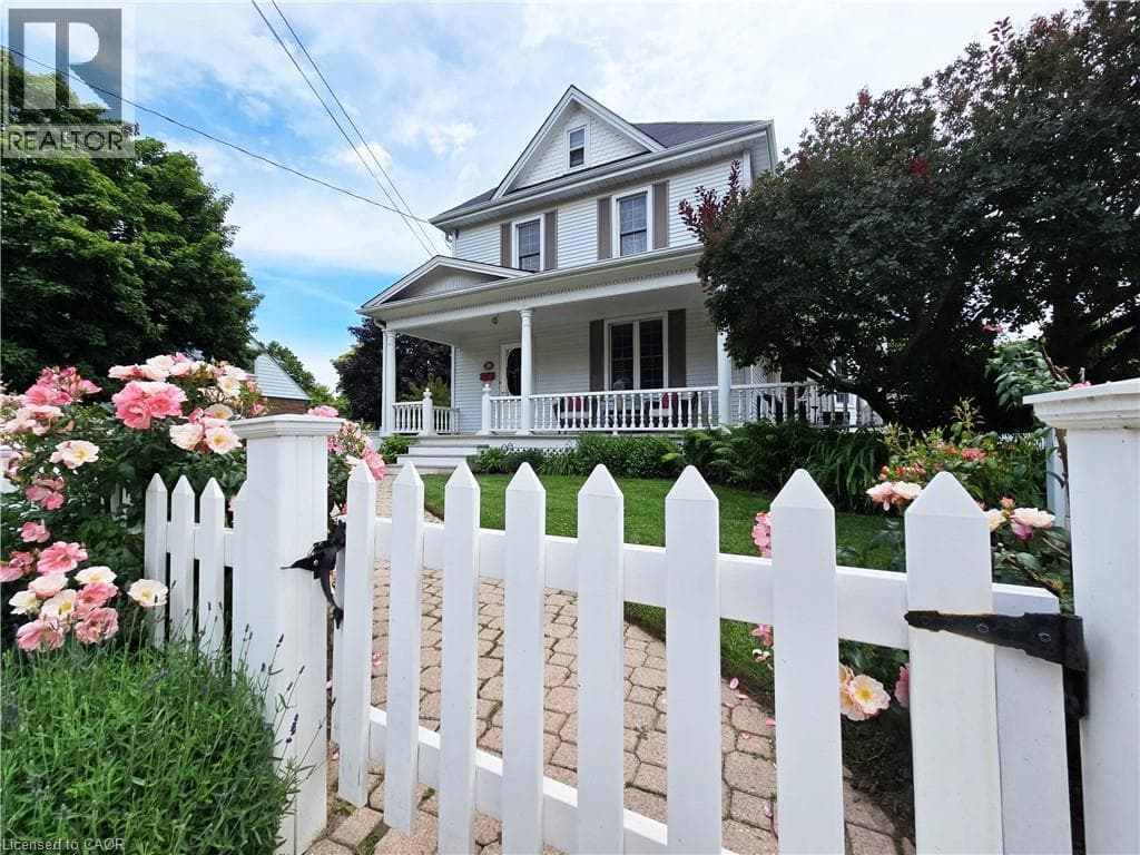 Single Family at 24 MAPLE Avenue, Grimsby, Ontario - Photo 4 - RE/MAX Garden City Realty
