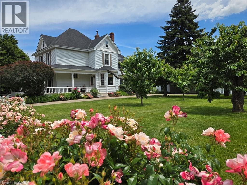 Single Family at 24 MAPLE Avenue, Grimsby, Ontario - Photo 5 - RE/MAX Garden City Realty