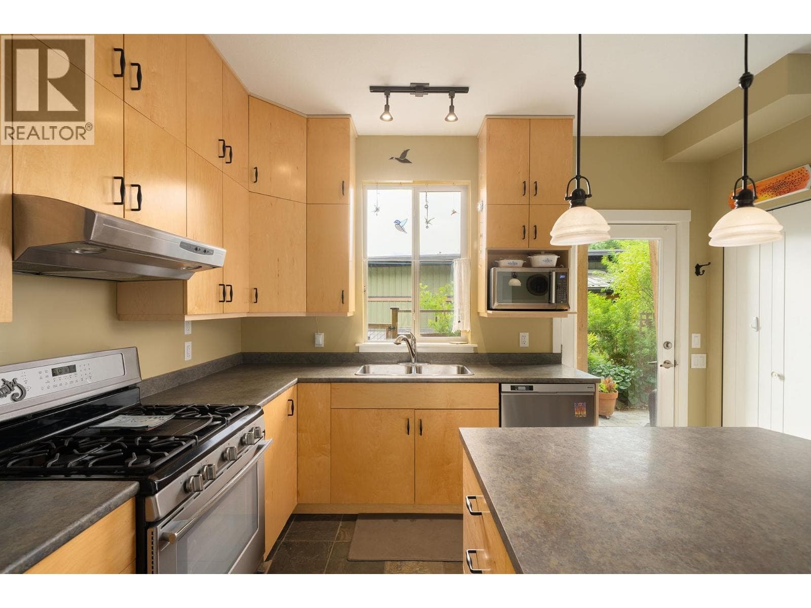 Single Family at 314- 726A BELTERRA Road, Bowen Island, British Columbia - Photo 8 - RE/MAX Garden City Realty