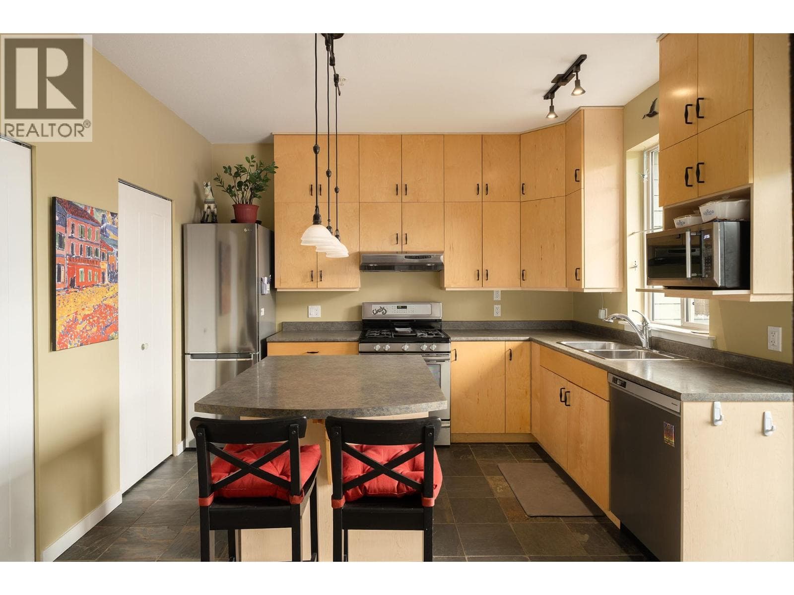 Single Family at 314- 726A BELTERRA Road, Bowen Island, British Columbia - Photo 9 - RE/MAX Garden City Realty