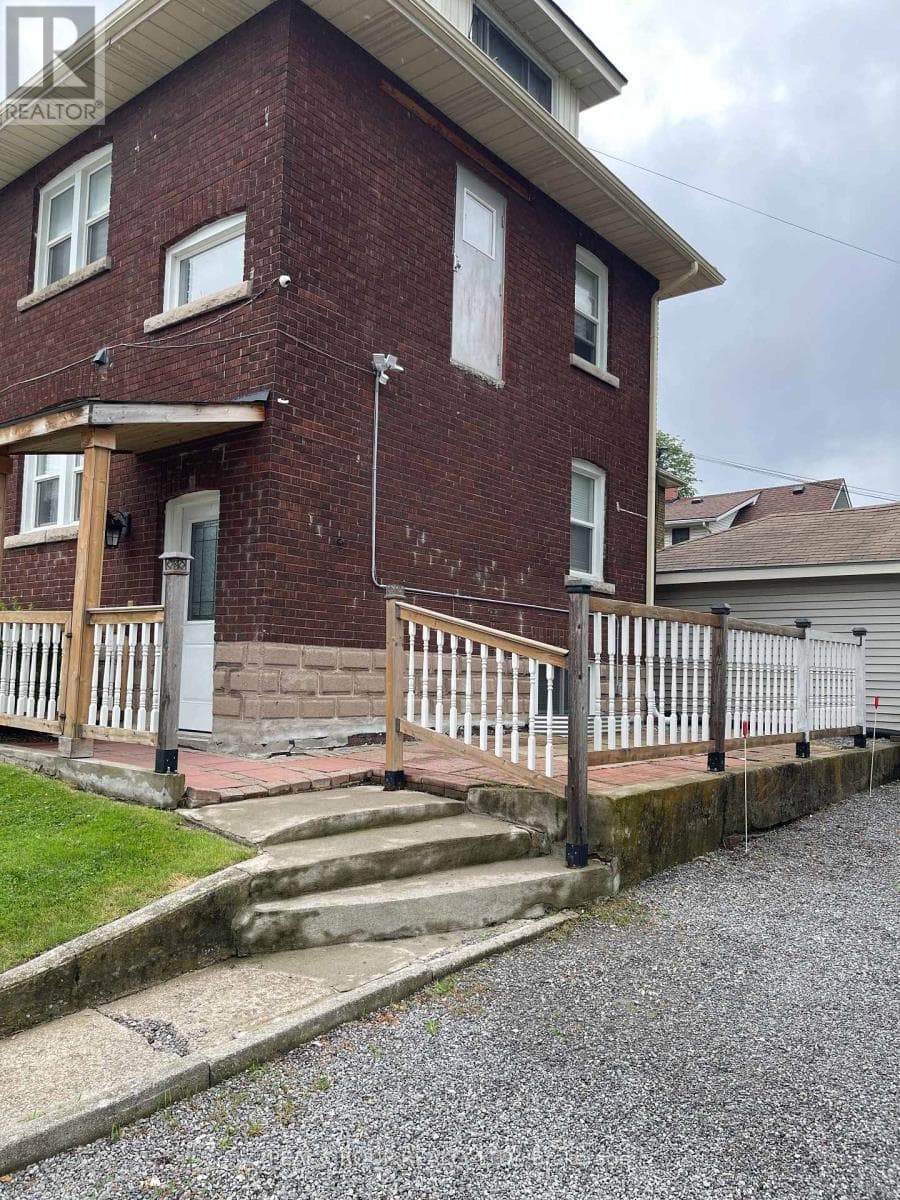 Multi-family at Lower- 4961 Armoury Street, Niagara Falls (Cherrywood), Ontario - Photo 2 - RE/MAX Garden City Realty