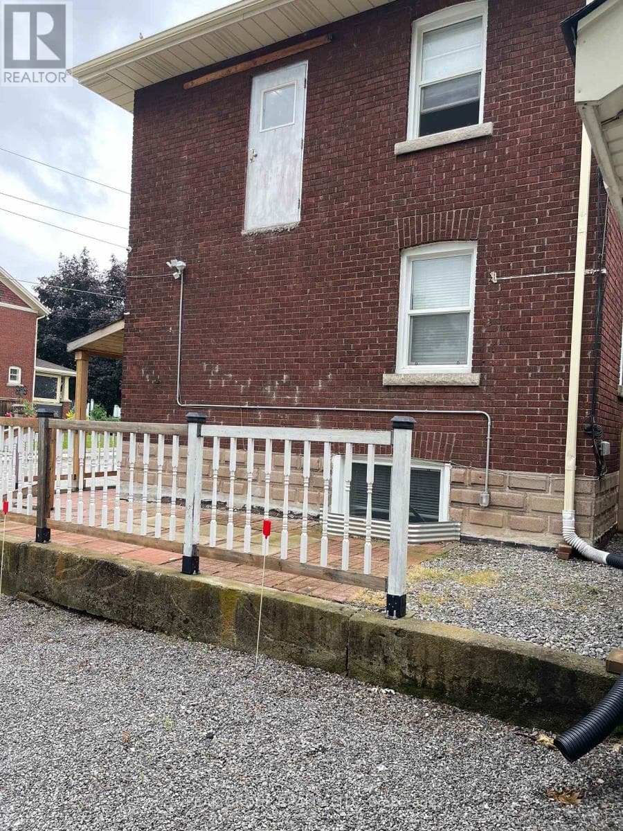 Multi-family at Lower- 4961 Armoury Street, Niagara Falls (Cherrywood), Ontario - Photo 3 - RE/MAX Garden City Realty