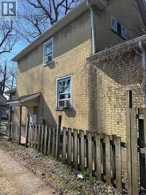 Single Family at 4115 MAY Avenue, Niagara Falls, Ontario - Photo 9 - RE/MAX Garden City Realty
