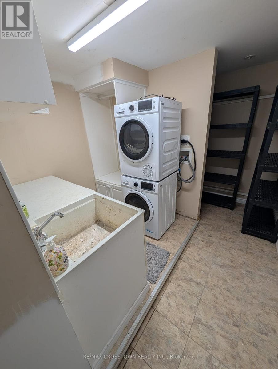 Single Family at 44 Smyth Crescent, New Tecumseth (Beeton), Ontario - Photo 7 - RE/MAX Garden City Realty