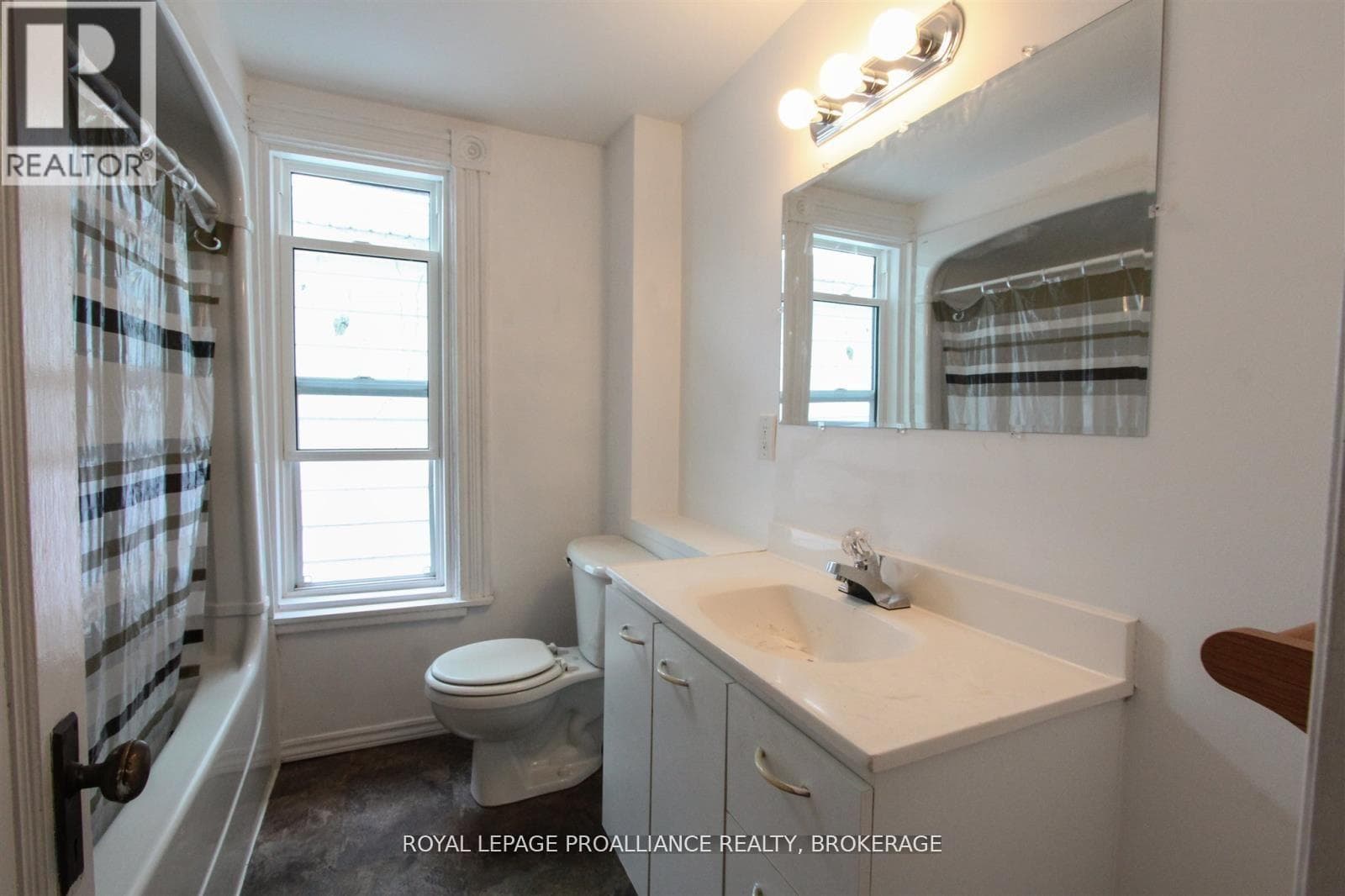 Single Family at 366 Alfred Street, Kingston (Central City East), Ontario - Photo 10 - RE/MAX Garden City Realty