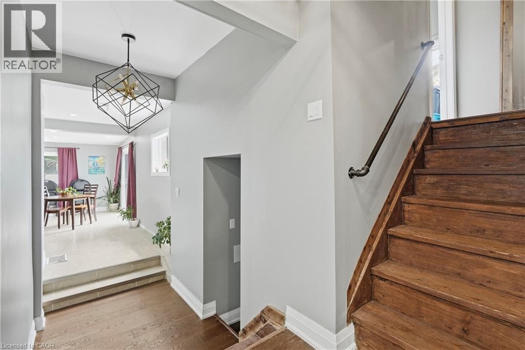 Single Family at 7186 GARNER Road, Niagara Falls, Ontario - Photo 10 - RE/MAX Garden City Realty
