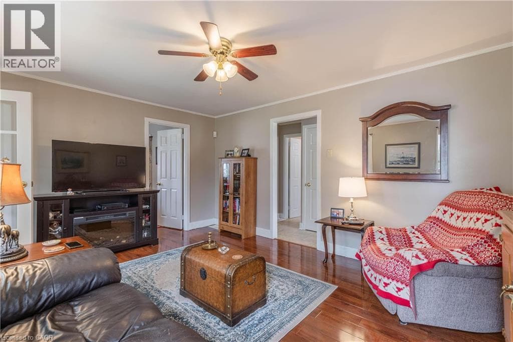 Single Family at 6176 CHURCHILL Street, Niagara Falls, Ontario - Photo 7 - RE/MAX Garden City Realty