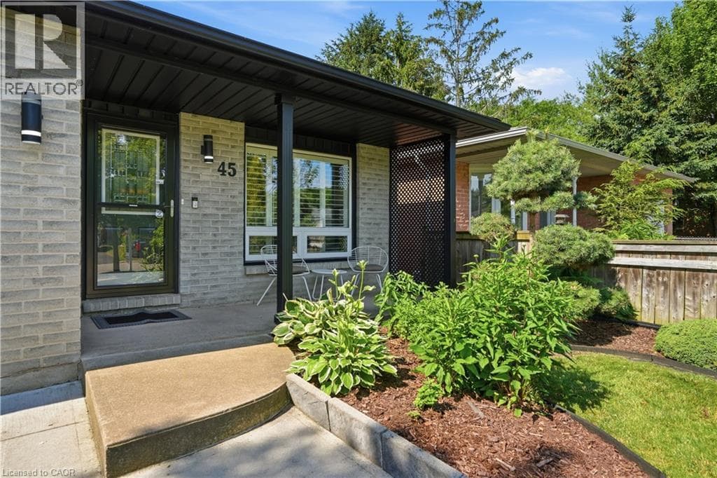 Single Family at 45 SANDRA Crescent, Grimsby, Ontario - Photo 4 - RE/MAX Garden City Realty