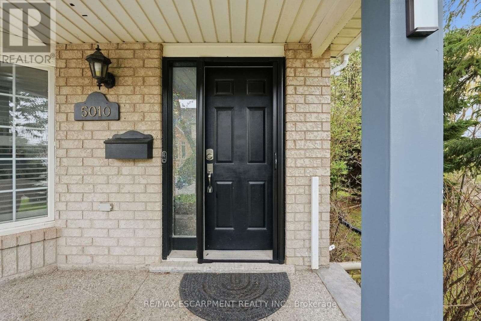 Single Family at 5010 Bunton Crescent, Burlington (Orchard), Ontario - Photo 3 - RE/MAX Garden City Realty