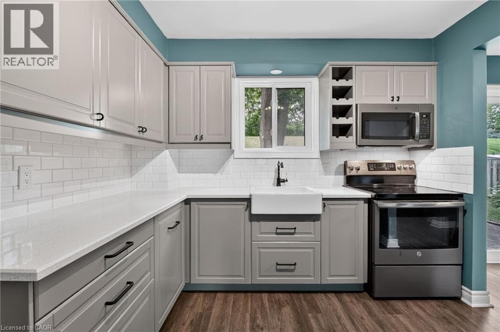 Single Family at 49 BIRCHPARK Drive, Grimsby, Ontario - Photo 5 - RE/MAX Garden City Realty