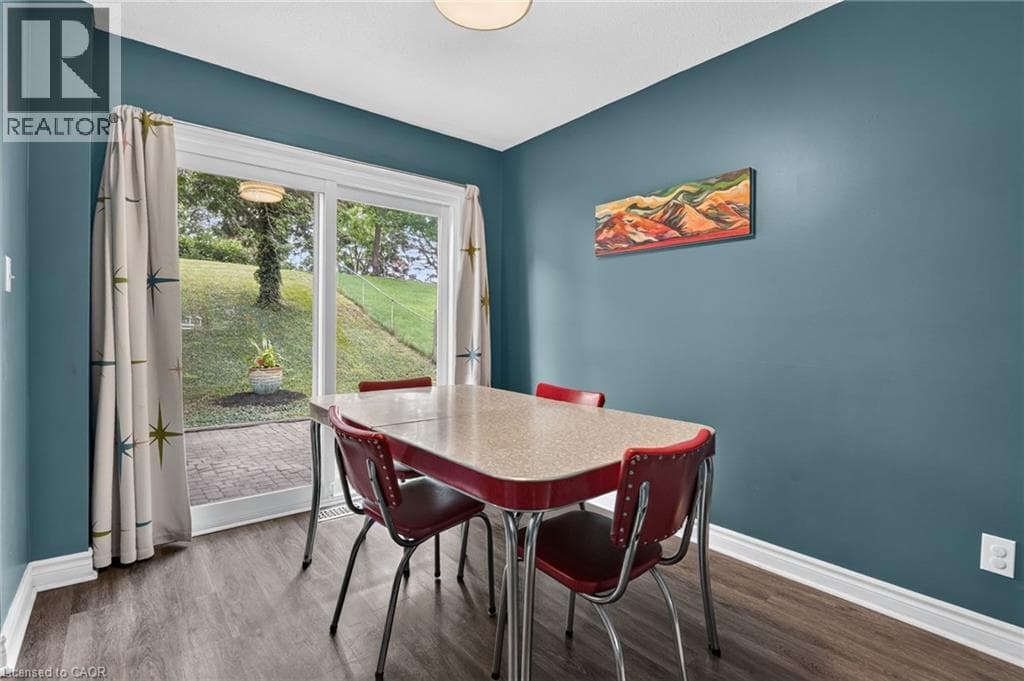 Single Family at 49 BIRCHPARK Drive, Grimsby, Ontario - Photo 6 - RE/MAX Garden City Realty