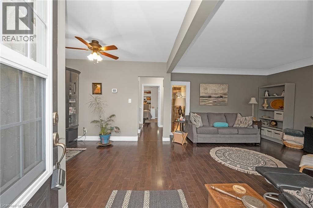 Single Family at 2 CHERRY Avenue, Grimsby, Ontario - Photo 7 - RE/MAX Garden City Realty