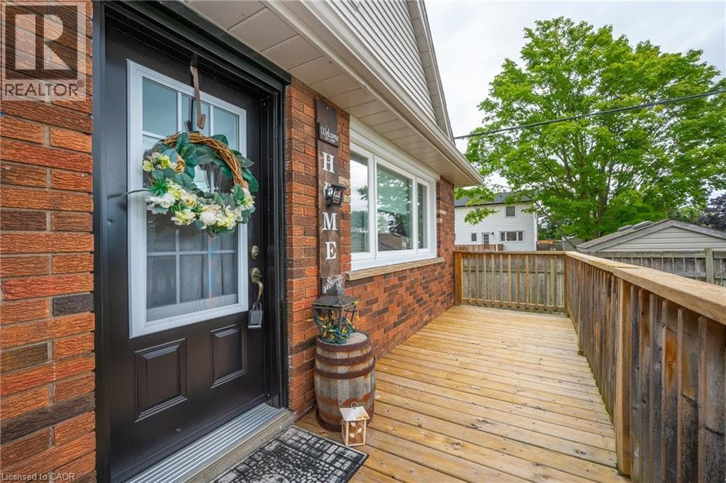 Single Family at 2 CHERRY Avenue, Grimsby, Ontario - Photo 6 - RE/MAX Garden City Realty