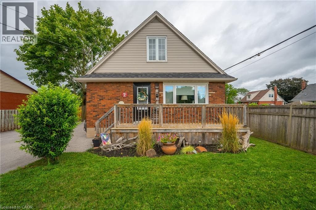 Single Family at 2 CHERRY Avenue, Grimsby, Ontario - Photo 2 - RE/MAX Garden City Realty