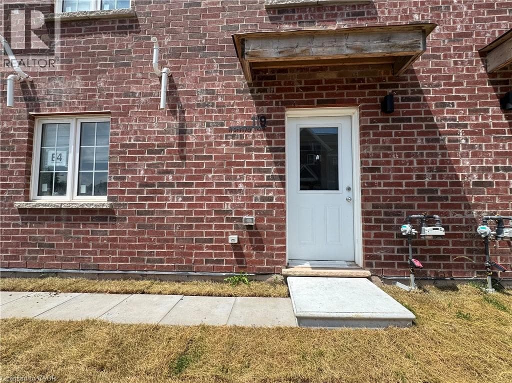 Single Family at Main- 119 HIGHRIVER Trail, Welland, Ontario - Photo 2 - RE/MAX Garden City Realty