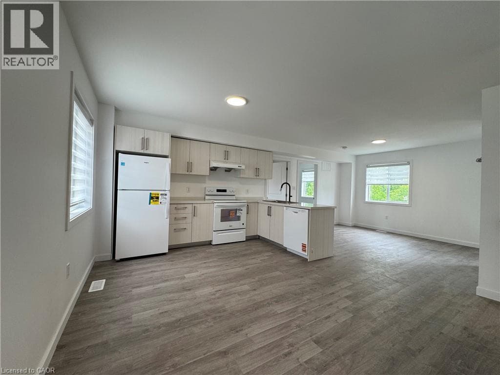 Single Family at Main- 119 HIGHRIVER Trail, Welland, Ontario - Photo 6 - RE/MAX Garden City Realty