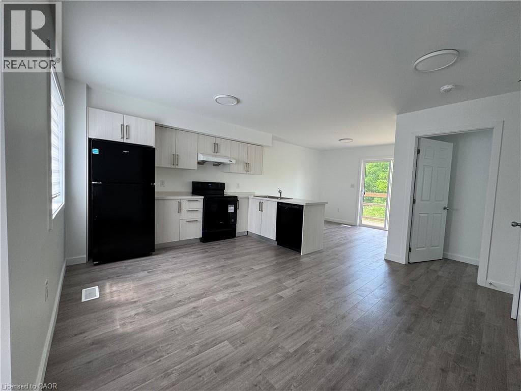 Single Family at Main- 133 HIGHRIVER Trail, Welland, Ontario - Photo 4 - RE/MAX Garden City Realty