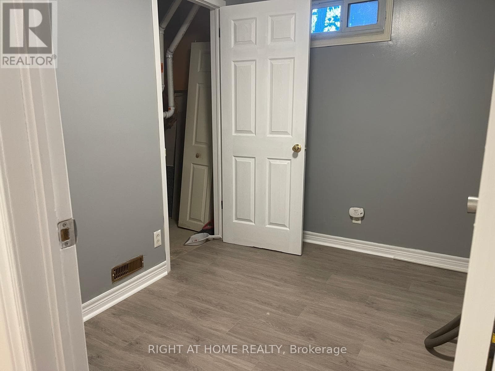 Single Family at (Basmt)- 135 Northgate Drive, Welland (N. Welland), Ontario - Photo 10 - RE/MAX Garden City Realty