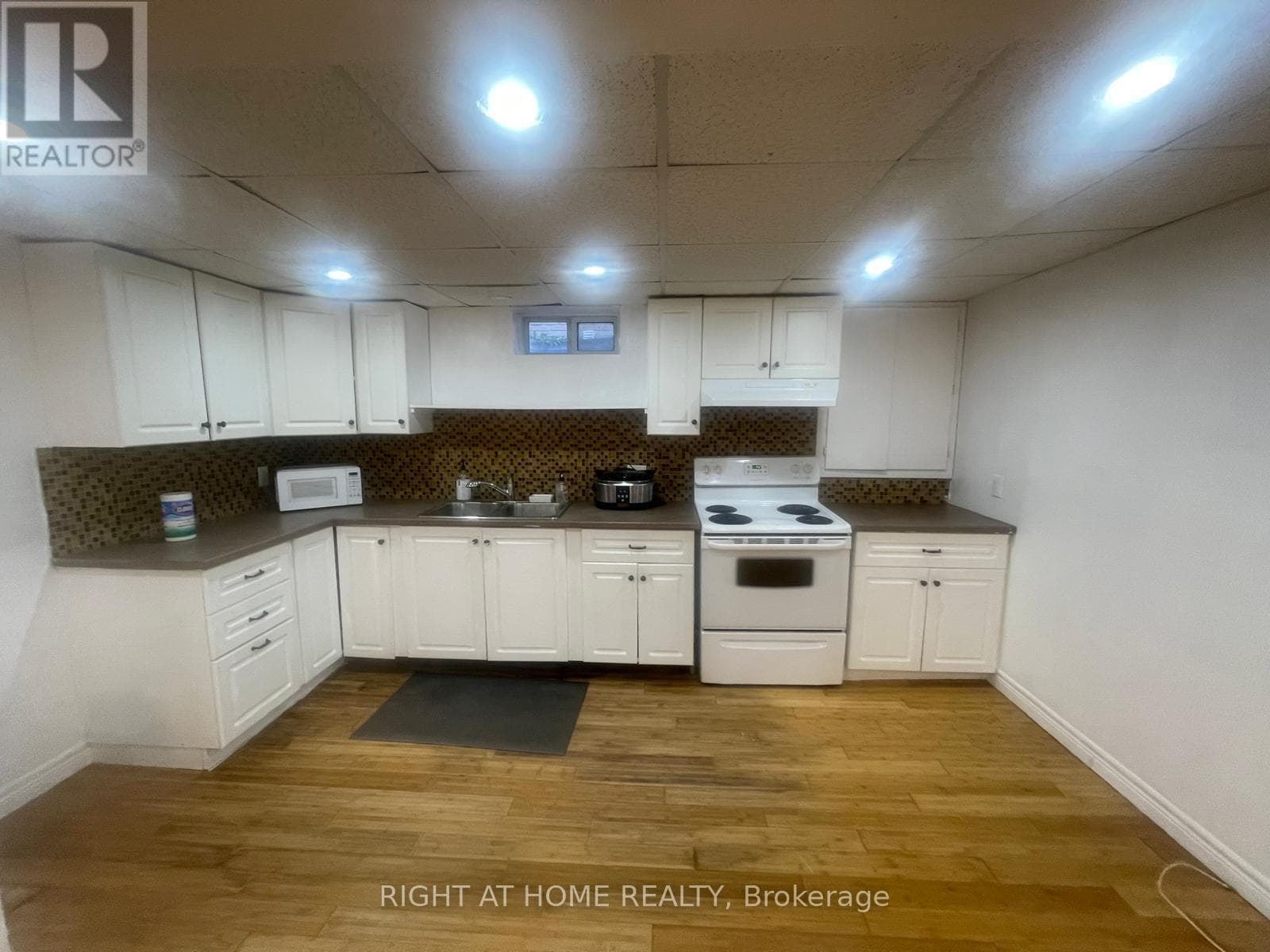 Single Family at (Basmt)- 135 Northgate Drive, Welland (N. Welland), Ontario - Photo 6 - RE/MAX Garden City Realty
