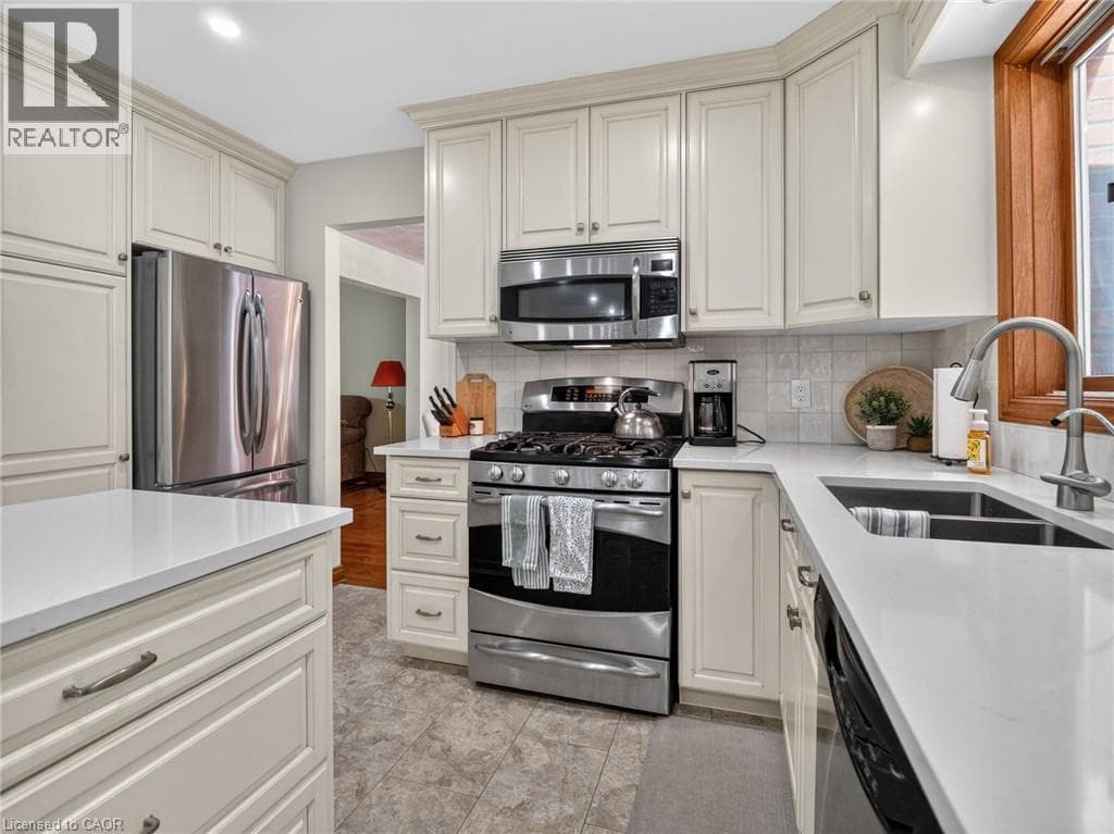 Single Family at 42965 HIGHWAY 3, Wainfleet, Ontario - Photo 10 - RE/MAX Garden City Realty