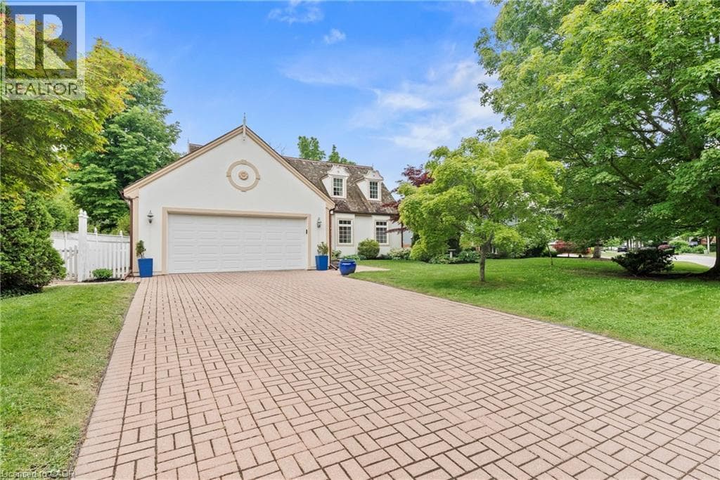 Single Family at 27 OAK Drive, Niagara-on-the-Lake, Ontario - Photo 2 - RE/MAX Garden City Realty