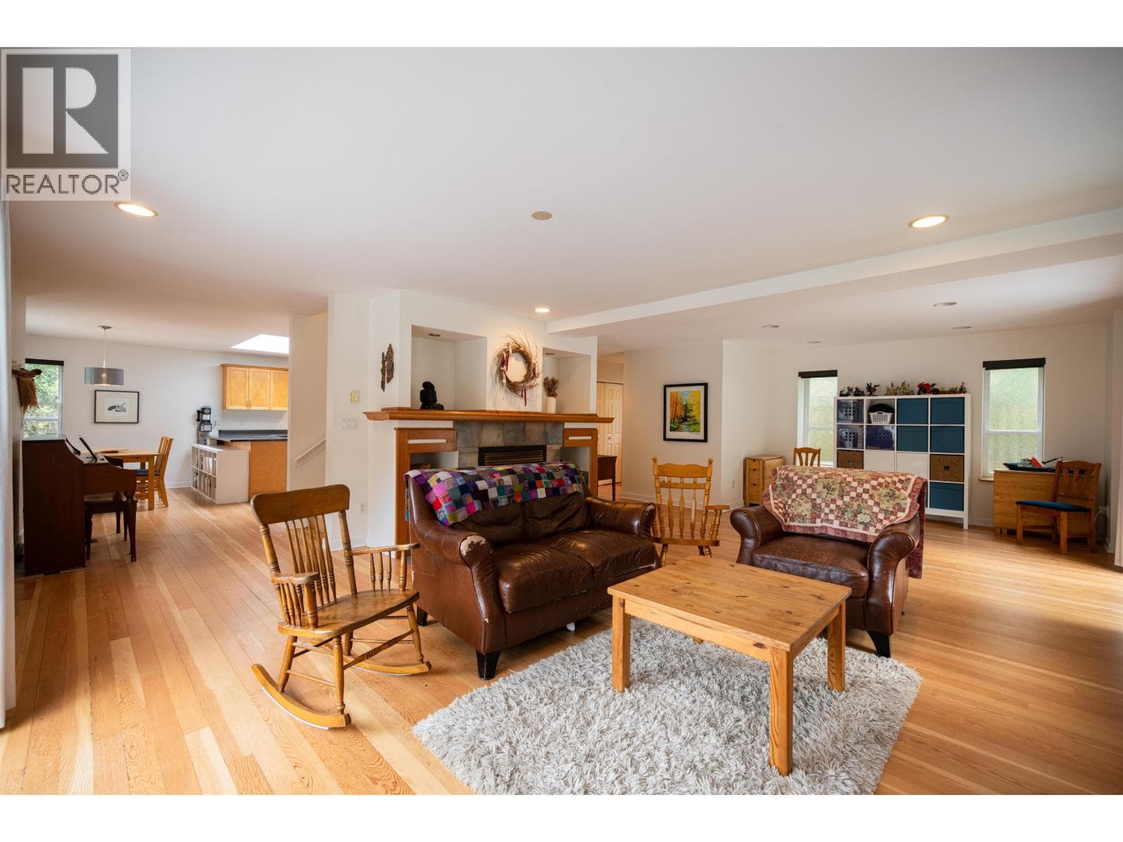 Single Family at 1288 EAGLE CLIFF Road, Bowen Island, British Columbia - Photo 5 - RE/MAX Garden City Realty