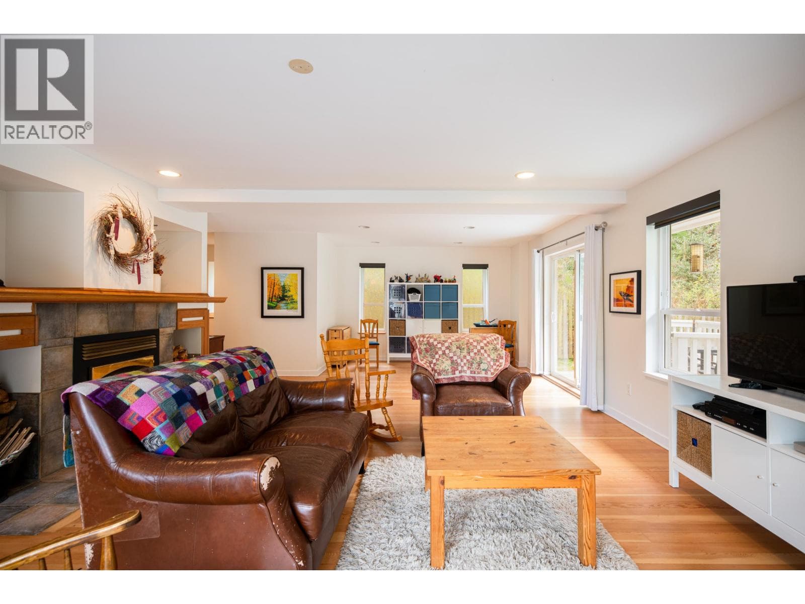 Single Family at 1288 EAGLE CLIFF Road, Bowen Island, British Columbia - Photo 6 - RE/MAX Garden City Realty