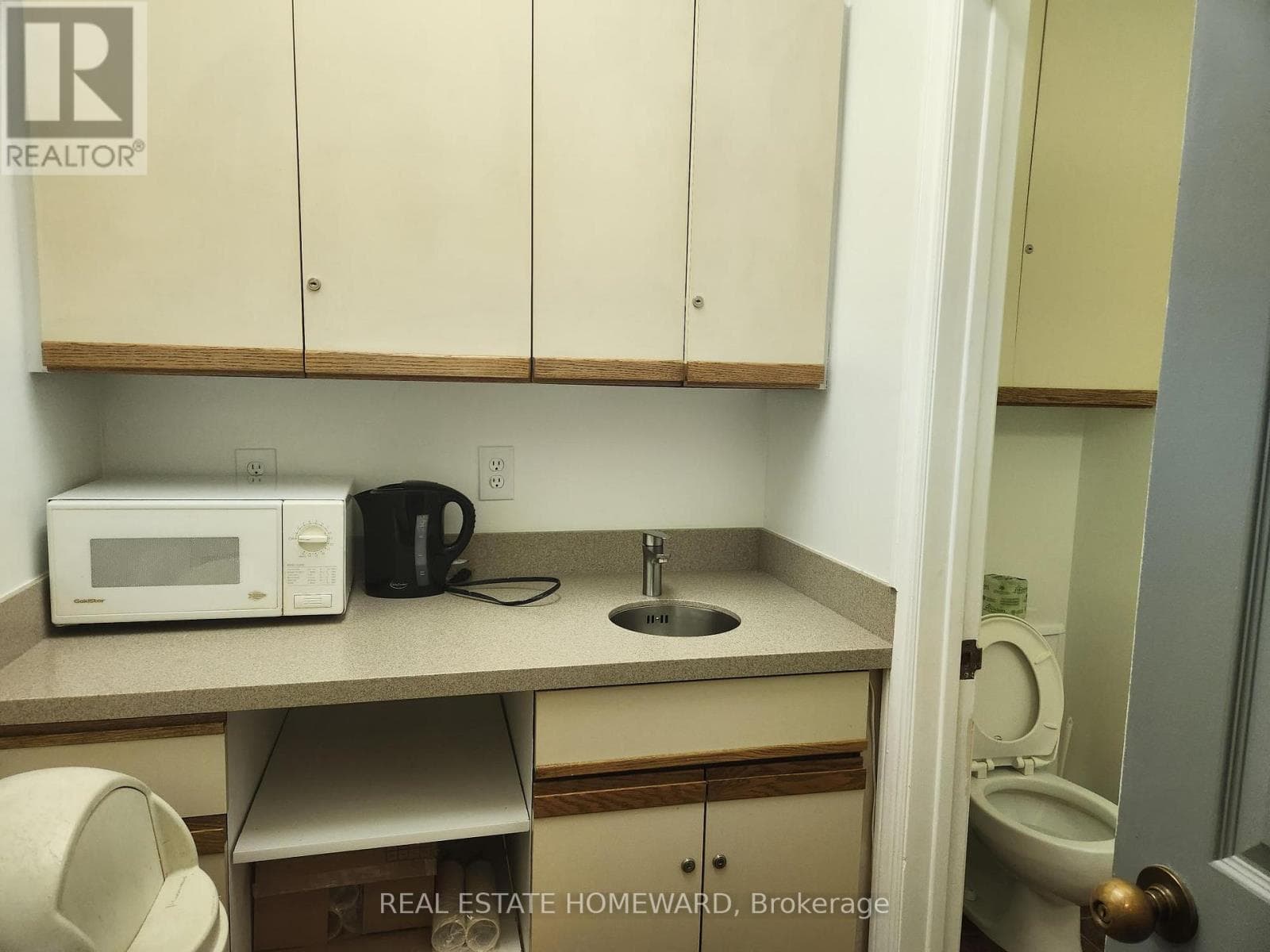 Office at 101- 253 Danforth Avenue, Toronto (North Riverdale), Ontario - Photo 5 - RE/MAX Garden City Realty