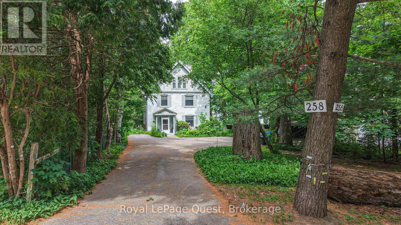 Single Family at 258 Bay Street, Orillia, Ontario - Photo 2 - RE/MAX Garden City Realty