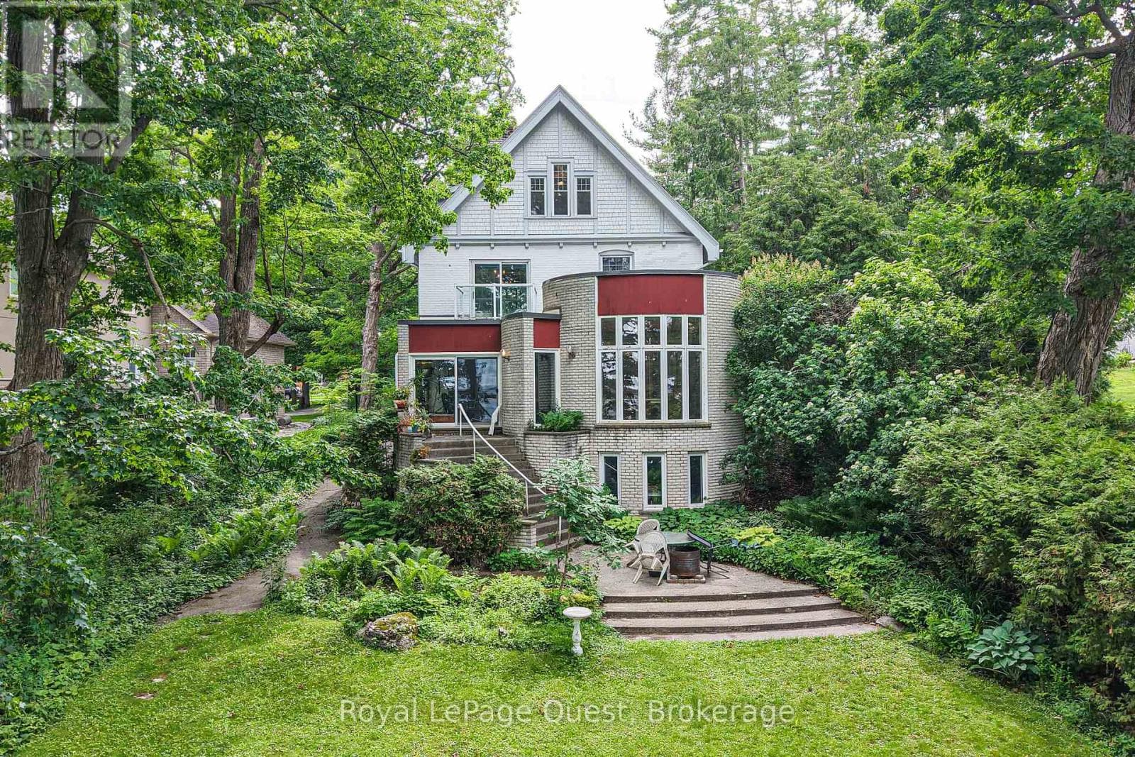 Single Family at 258 Bay Street, Orillia, Ontario - Photo 8 - RE/MAX Garden City Realty