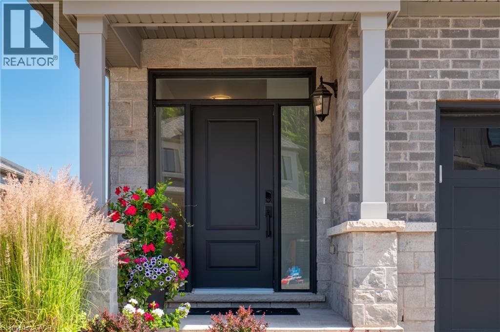 Single Family at 38 RIESLING Street, Grimsby, Ontario - Photo 3 - RE/MAX Garden City Realty