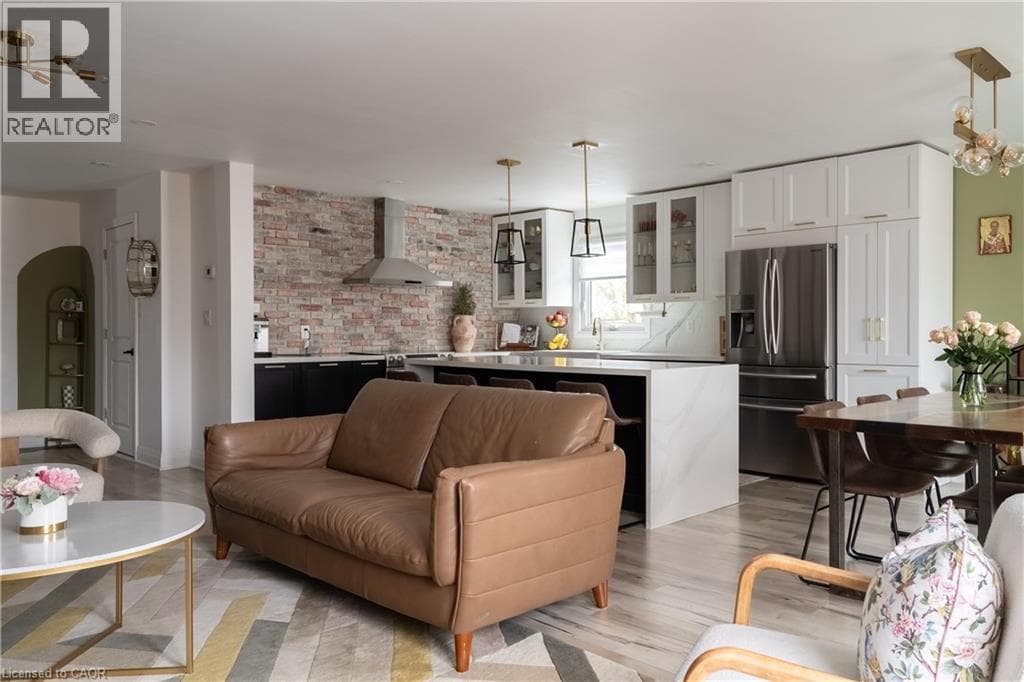 Single Family at 30 BUCHANAN Crescent, Thorold, Ontario - Photo 10 - RE/MAX Garden City Realty