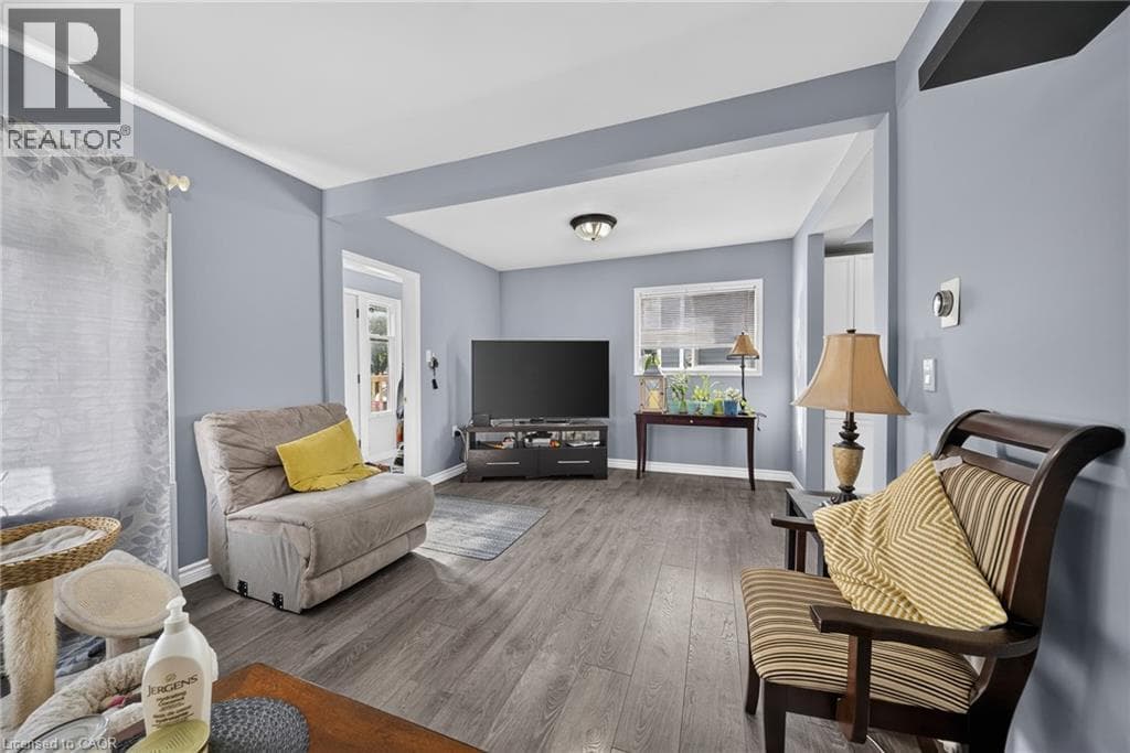 Single Family at 22 EDITH Street, St. Catharines, Ontario - Photo 5 - RE/MAX Garden City Realty