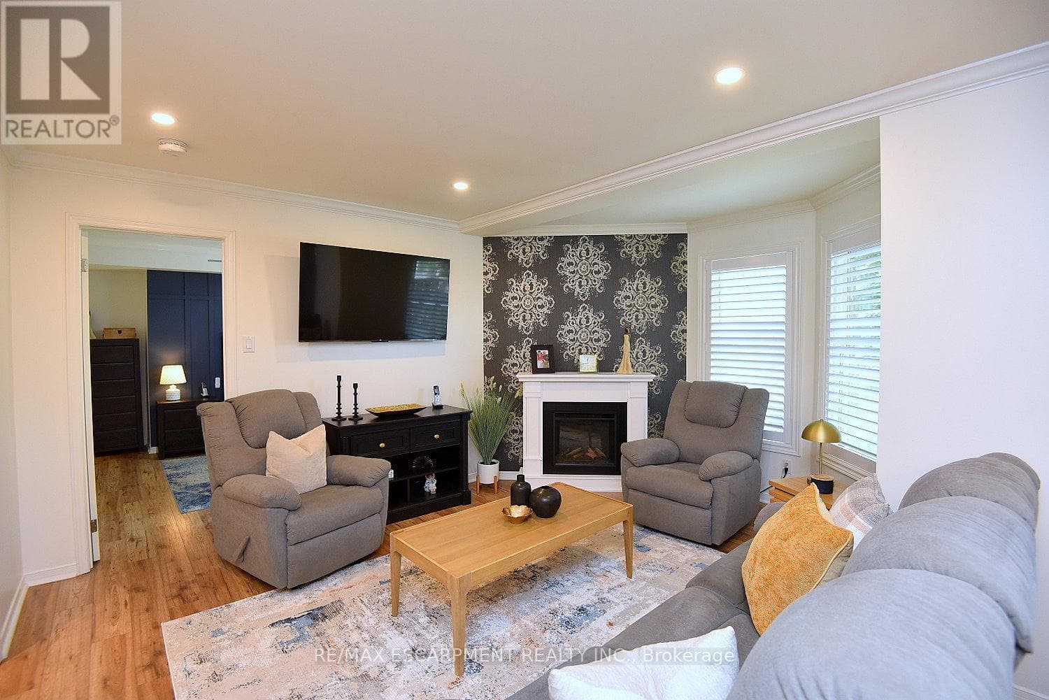 Single Family at 77- 2530 Northampton Boulevard, Burlington (Headon), Ontario - Photo 10 - RE/MAX Garden City Realty