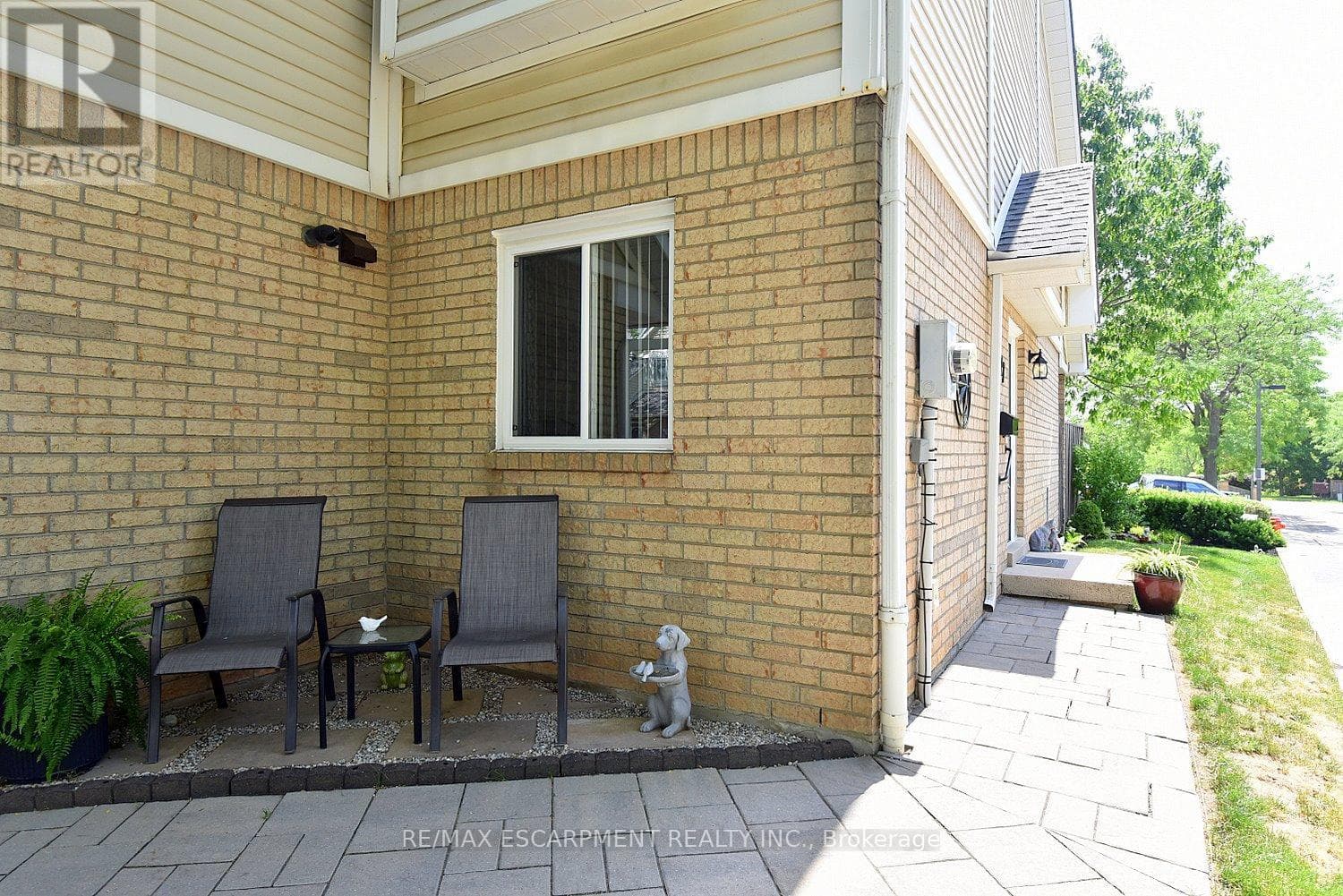 Single Family at 77- 2530 Northampton Boulevard, Burlington (Headon), Ontario - Photo 5 - RE/MAX Garden City Realty