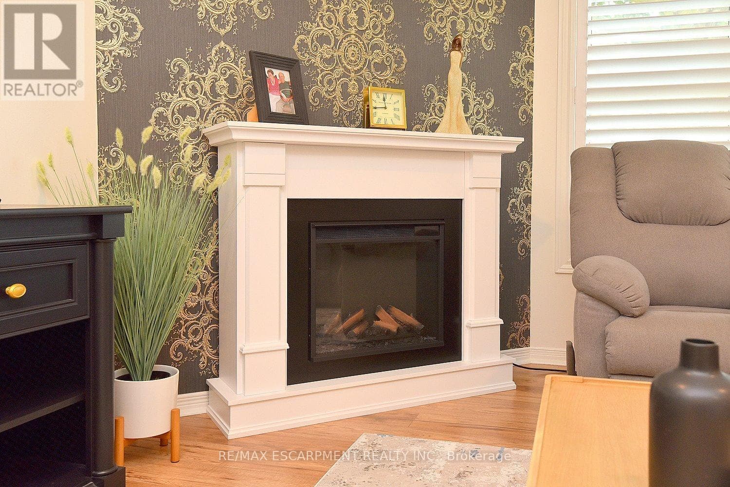 Single Family at 77- 2530 Northampton Boulevard, Burlington (Headon), Ontario - Photo 7 - RE/MAX Garden City Realty
