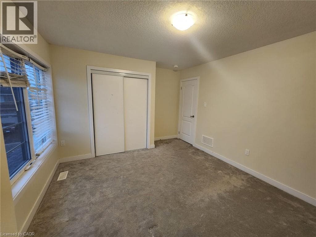 Single Family at 5 KEELSON Street, Welland, Ontario - Photo 4 - RE/MAX Garden City Realty