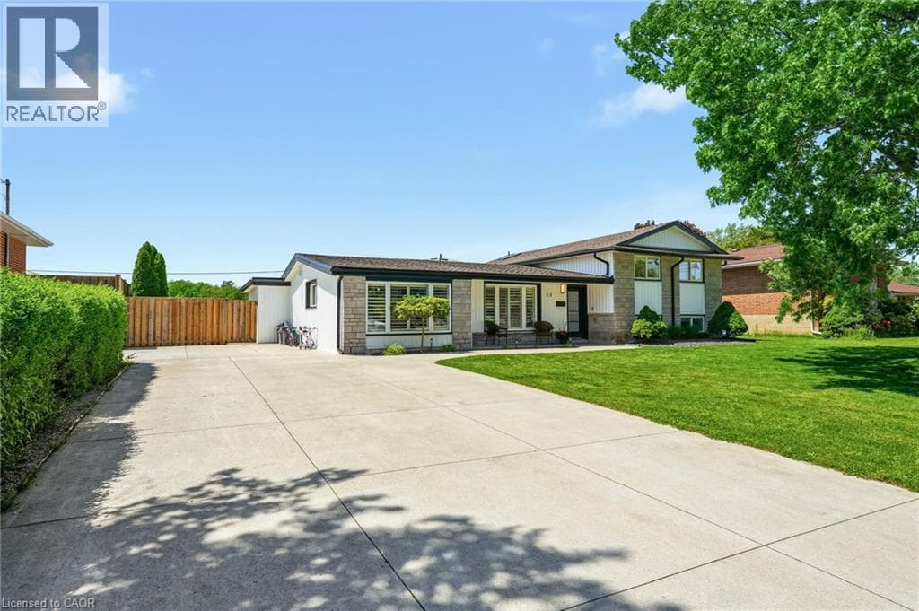 Single Family at 35 EMILY Street, Grimsby, Ontario - Photo 2 - RE/MAX Garden City Realty