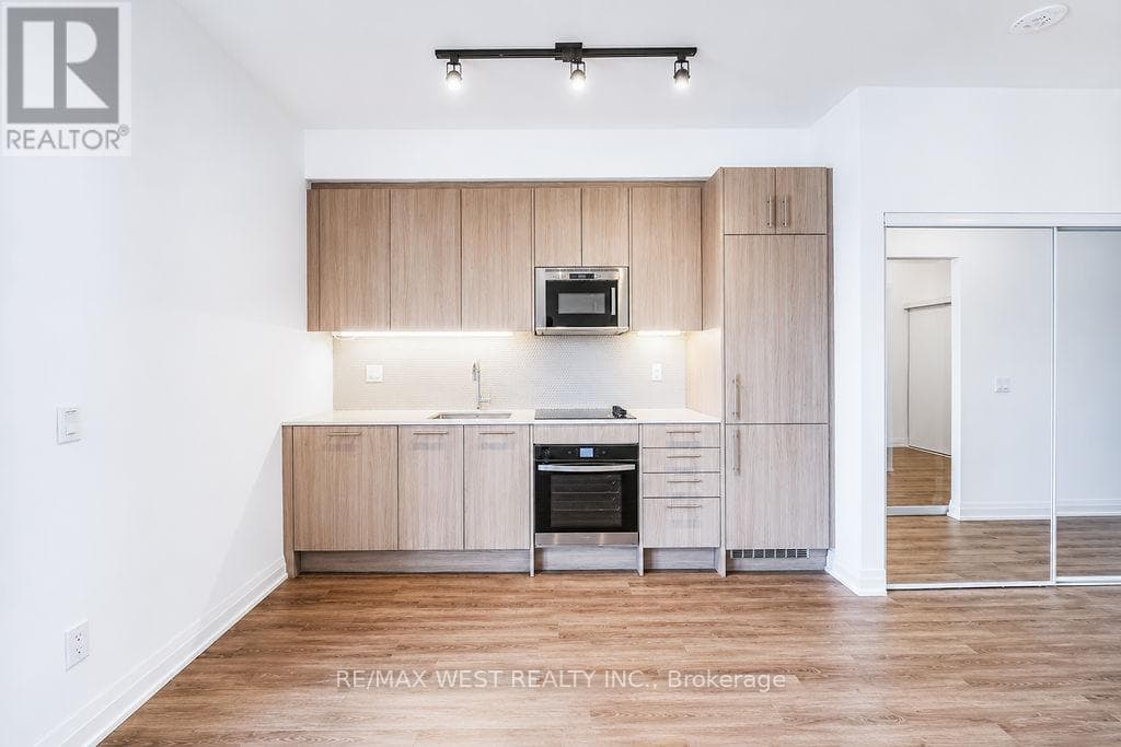 Single Family at 215- 286 Main Street, Toronto (East End-Danforth), Ontario - Photo 3 - RE/MAX Garden City Realty