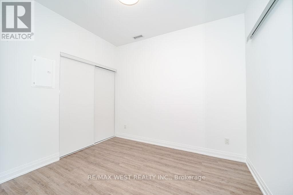 Single Family at 215- 286 Main Street, Toronto (East End-Danforth), Ontario - Photo 4 - RE/MAX Garden City Realty
